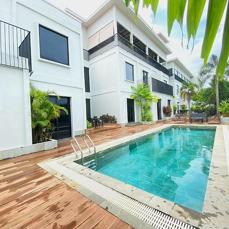 Onyx Hotel & Villa Tanjunguban エクステリア 写真