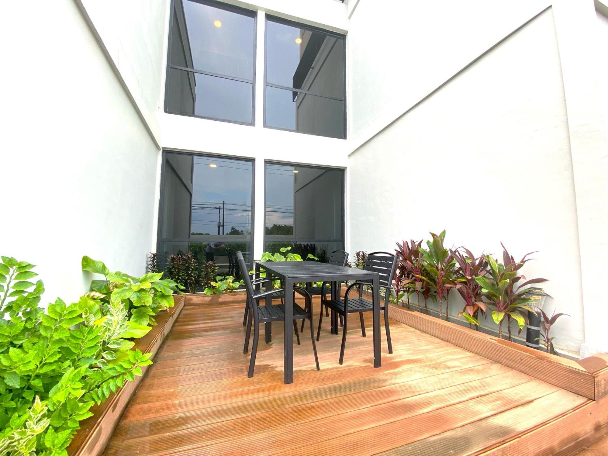 Onyx Hotel & Villa Tanjunguban エクステリア 写真